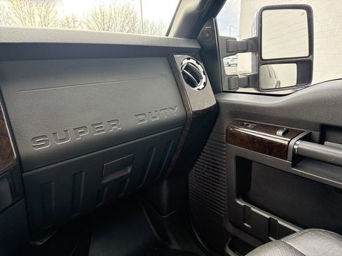 Used 2014 Ford F450 Platinum w/ FX4 Off Road Package image 33