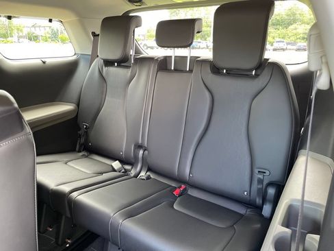 New 2026 Kia Carnival EX FWD image 13