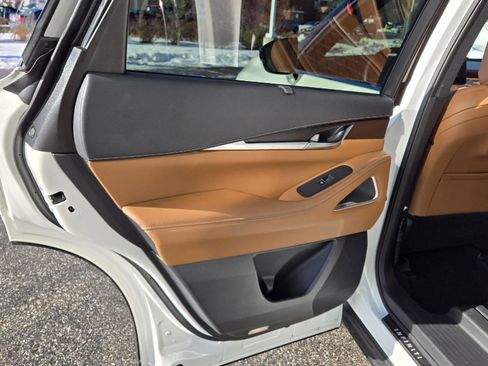 Certified 2025 INFINITI QX60 Autograph w/ Cargo Package image 12