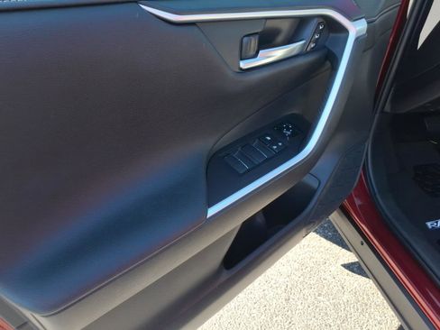Used 2021 Toyota RAV4 Limited image 13