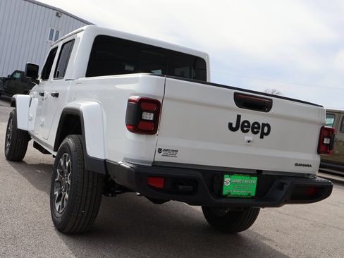New 2026 Jeep Gladiator Sport AWD/4WD image 3