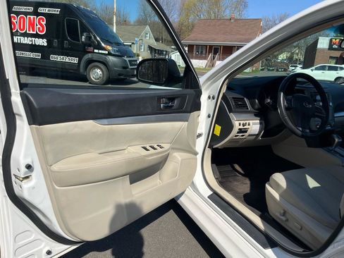 Used 2012 Subaru Legacy 2.5i Premium w/ All-Weather Pkg image 10