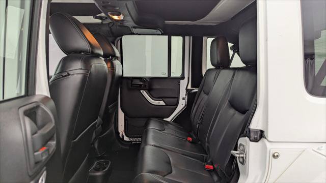 Used 2016 Jeep Wrangler Unlimited Rubicon AWD/4WD image 17