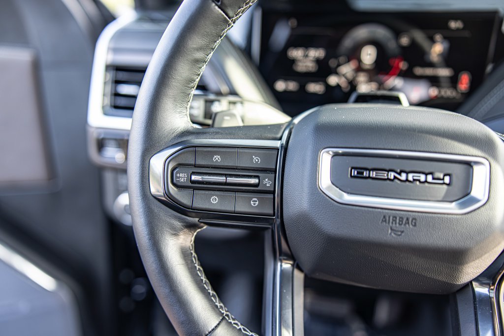 Used 2026 GMC Yukon Denali Ultimate AWD/4WD image 24