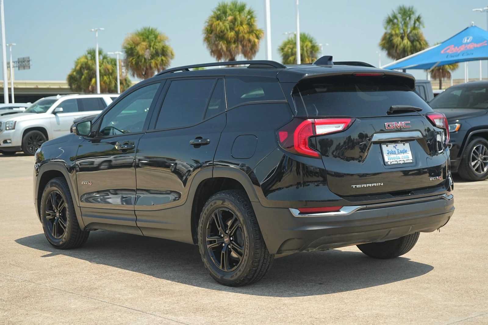 Used 2023 GMC Terrain AT4 AWD/4WD image 4