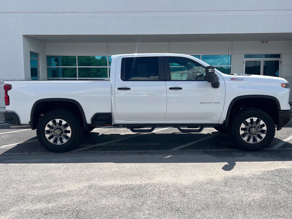 Used 2025 Chevrolet Silverado 2500 Custom w/ Custom Convenience Package AWD/4WD image 3