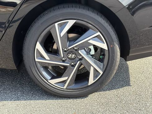 New 2026 Hyundai Elantra Limited FWD image 21