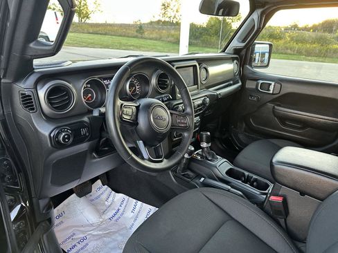 Used 2023 Jeep Gladiator Sport image 20