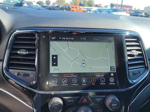 Used 2022 Jeep Grand Cherokee Limited w/ Tech Group image 15