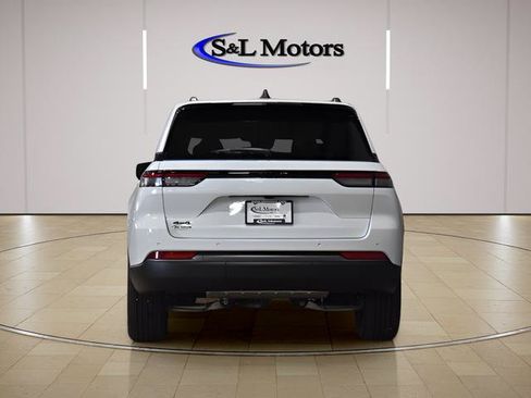 New 2026 Jeep Grand Cherokee Altitude AWD/4WD image 7