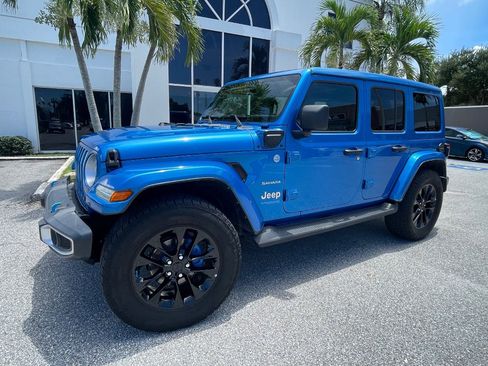 Used 2022 Jeep Wrangler Unlimited Sahara AWD/4WD image 2