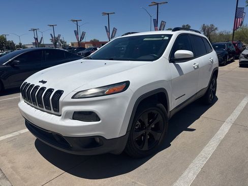 Used 2015 Jeep Cherokee Latitude AWD/4WD image 1