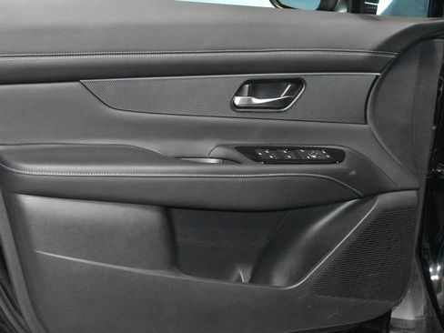 Certified 2025 Nissan Murano SV image 4