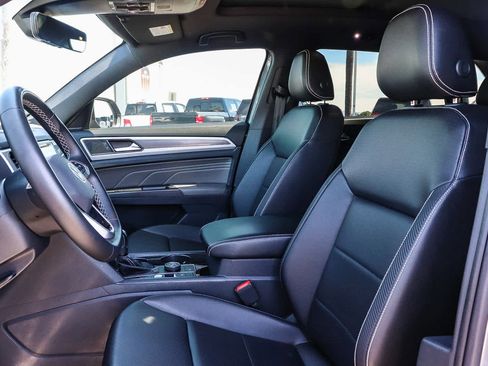 Used 2023 Volkswagen Atlas Cross Sport SEL AWD/4WD image 25