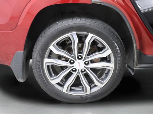 Used 2019 GMC Terrain Denali w/ Comfort Package FWD image 38