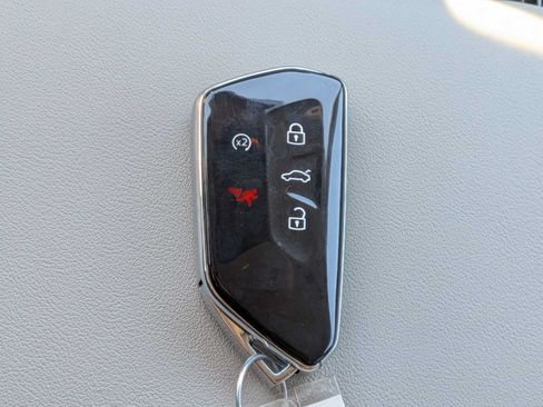 Used 2024 Volkswagen Atlas SE AWD/4WD image 31