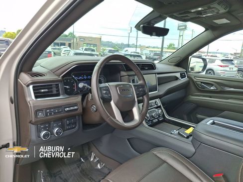 Certified 2021 GMC Yukon Denali w/ Denali Premium Package AWD/4WD image 19