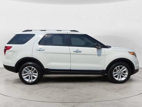 Used 2012 Ford Explorer XLT AWD/4WD image 4
