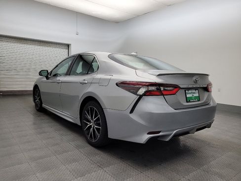 Used 2021 Toyota Camry SE image 5