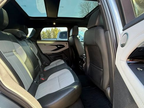 Used 2020 Land Rover Range Rover Evoque R-Dynamic SE image 32