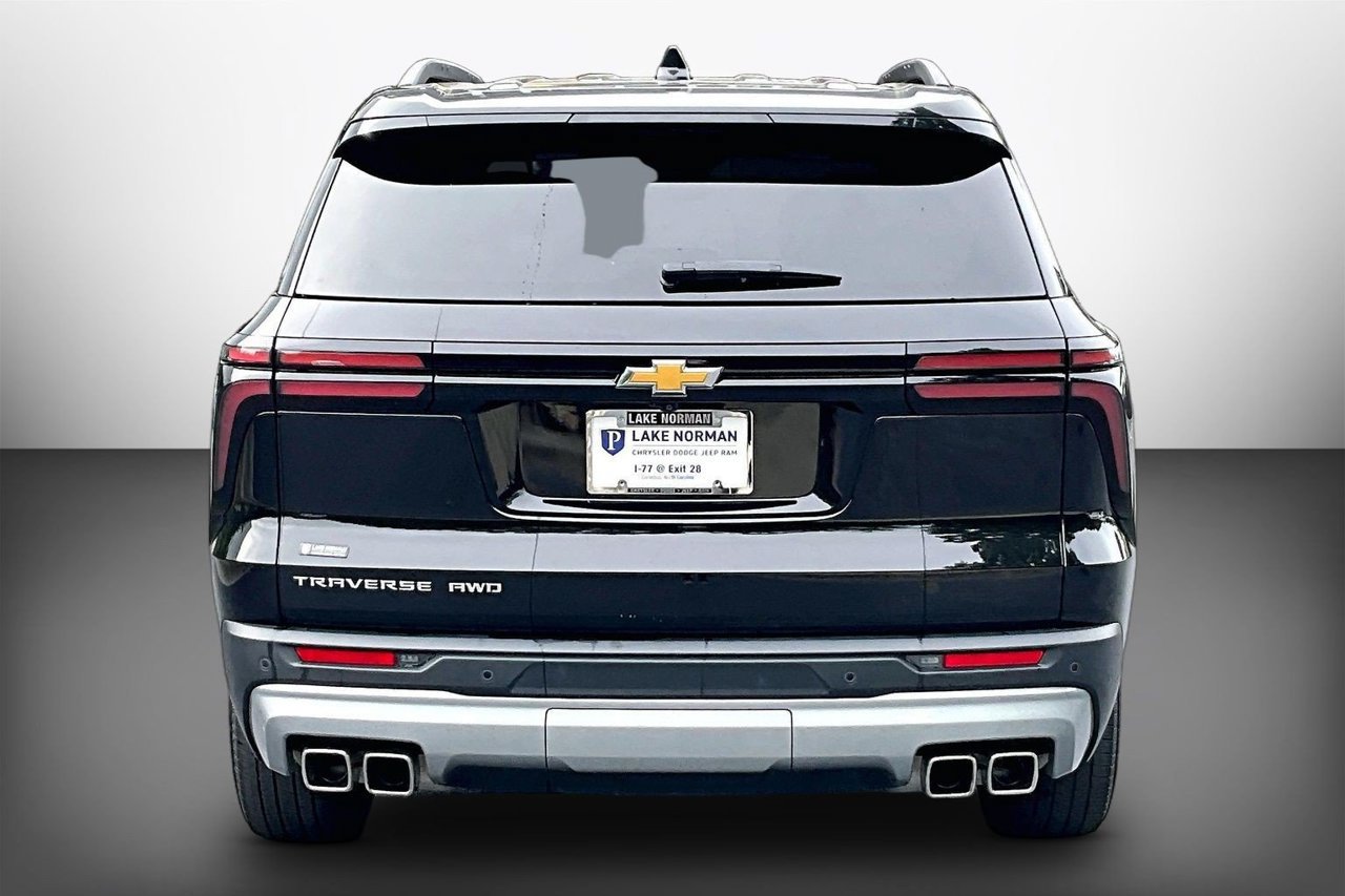 Used 2025 Chevrolet Traverse LT AWD/4WD image 7