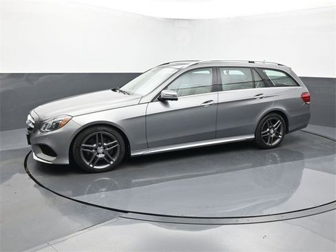 Used 2015 Mercedes-Benz E 350 4MATIC Wagon image 2