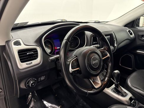 Certified 2019 Jeep Compass Latitude image 19