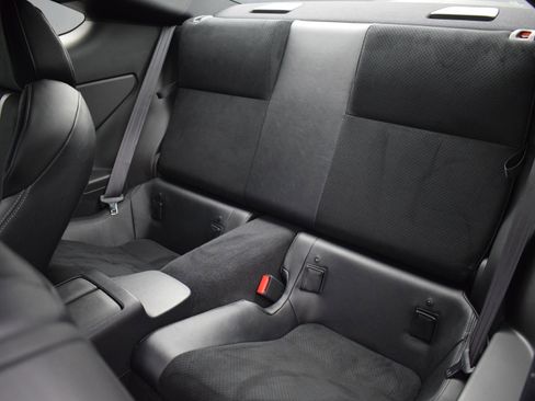 Used 2025 Toyota GR86 Premium w/ Performance Package image 12