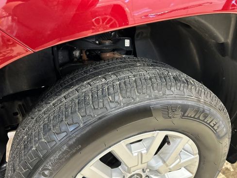 Used 2024 Nissan Frontier SV w/ SV Convenience Package AWD/4WD image 14