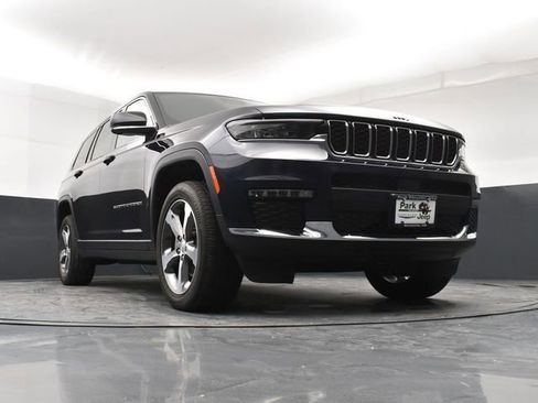 Used 2023 Jeep Grand Cherokee L Limited image 19