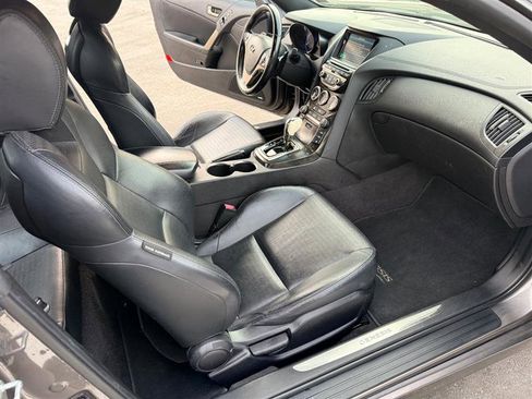 Used 2013 Hyundai Genesis 3.8 image 15