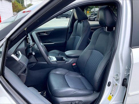 Used 2023 Toyota RAV4 XSE AWD/4WD image 30