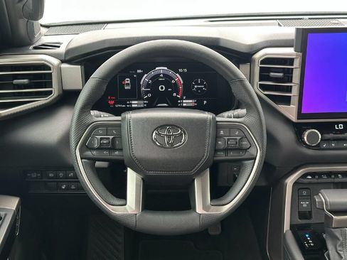 Used 2025 Toyota Tundra Limited AWD/4WD image 29