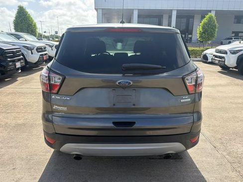 Used 2017 Ford Escape SE FWD image 6