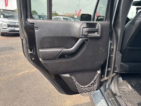 Used 2014 Jeep Wrangler Unlimited Sahara AWD/4WD image 27