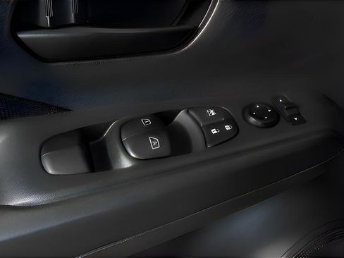 Used 2024 Nissan Kicks S image 9