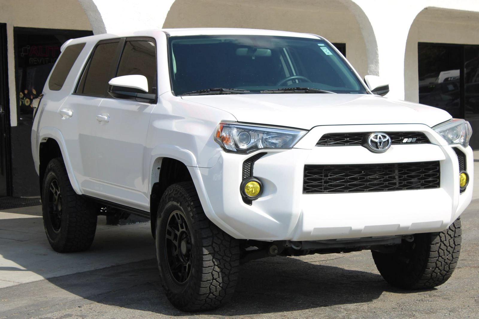Used 2019 Toyota 4Runner SR5 AWD/4WD image 3
