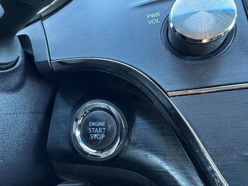 Used 2016 Toyota Avalon Touring image 19