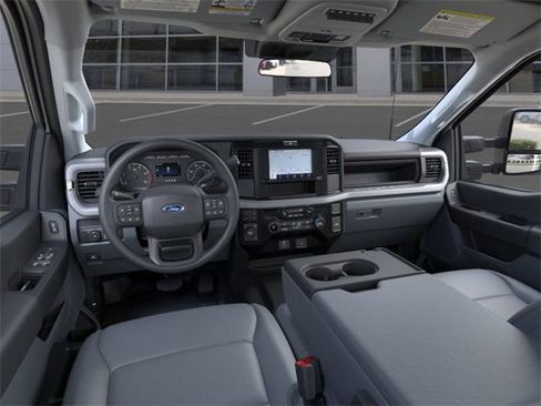 New 2026 Ford F450 XL w/ XL Chrome Package image 9