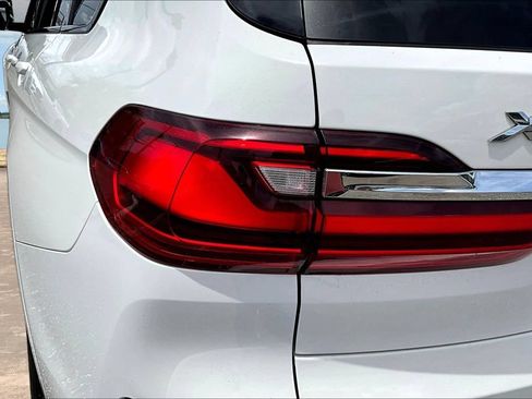 Used 2021 BMW X7 xDrive40i w/ M Sport Package AWD/4WD image 23