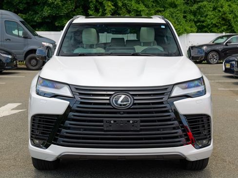 Used 2024 Lexus LX 600 4WD w/ Appearance Package image 2