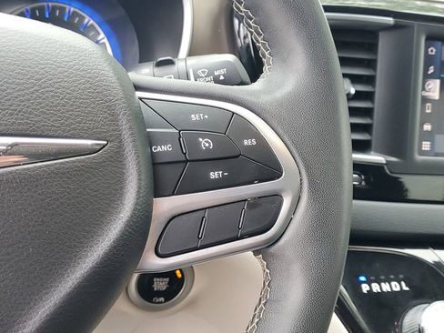 Used 2023 Chrysler Voyager LX FWD image 25