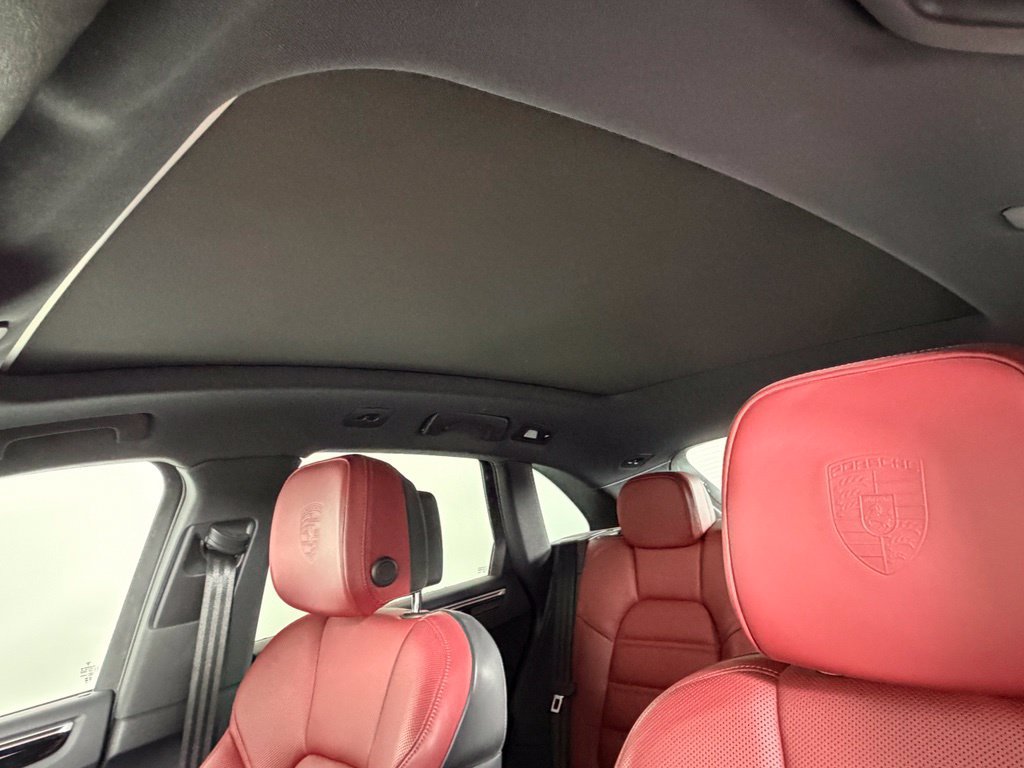 Used 2023 Porsche Macan AWD/4WD image 21