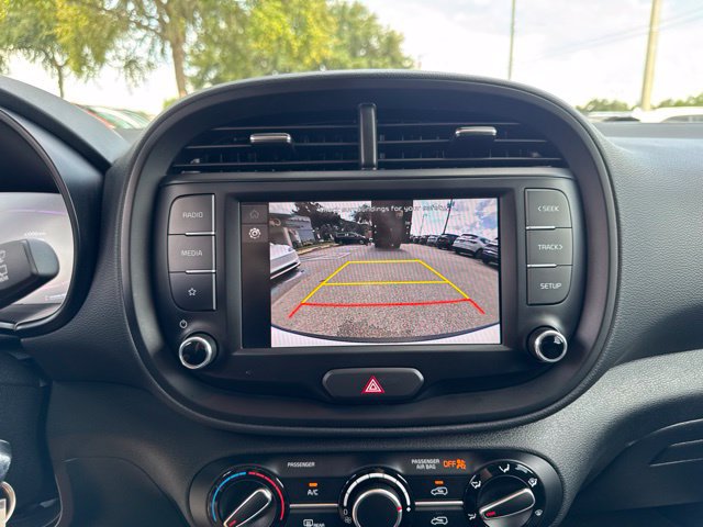 Used 2025 Kia Soul LX w/ LX Technology Package FWD image 29