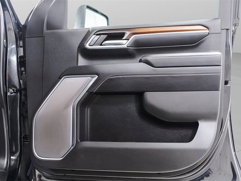 Used 2024 GMC Sierra 3500 Denali image 35