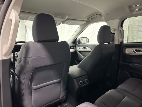 Used 2025 Ford Explorer Active image 43