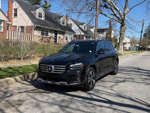 Used 2024 Mercedes-Benz GLB 250 image 2