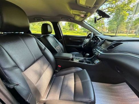 Used 2018 Chevrolet Impala LT FWD image 9