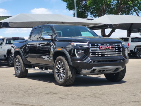 Used 2025 GMC Canyon Denali AWD/4WD image 3