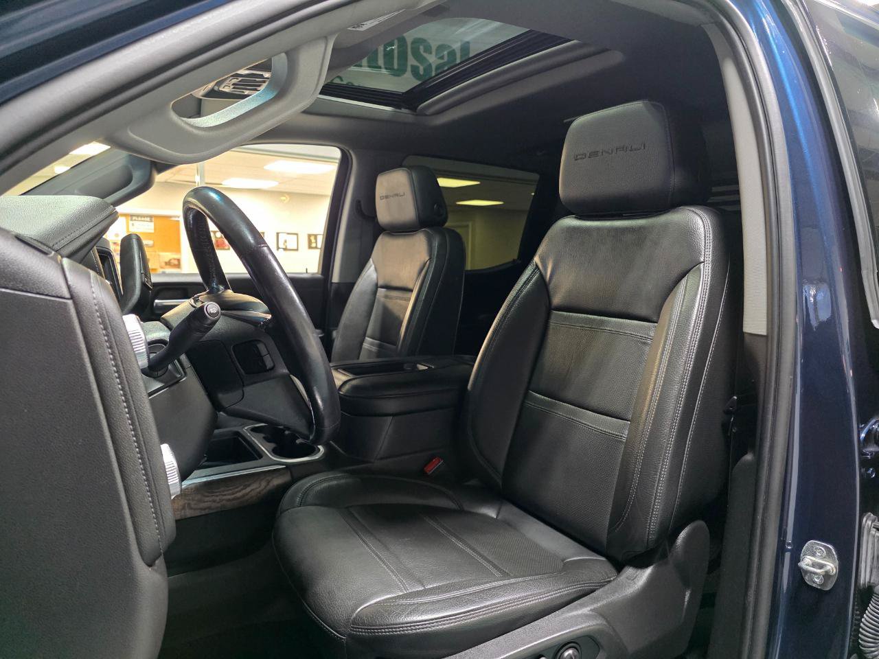 Used 2022 GMC Sierra 1500 Denali w/ Driver Alert Package II AWD/4WD image 16